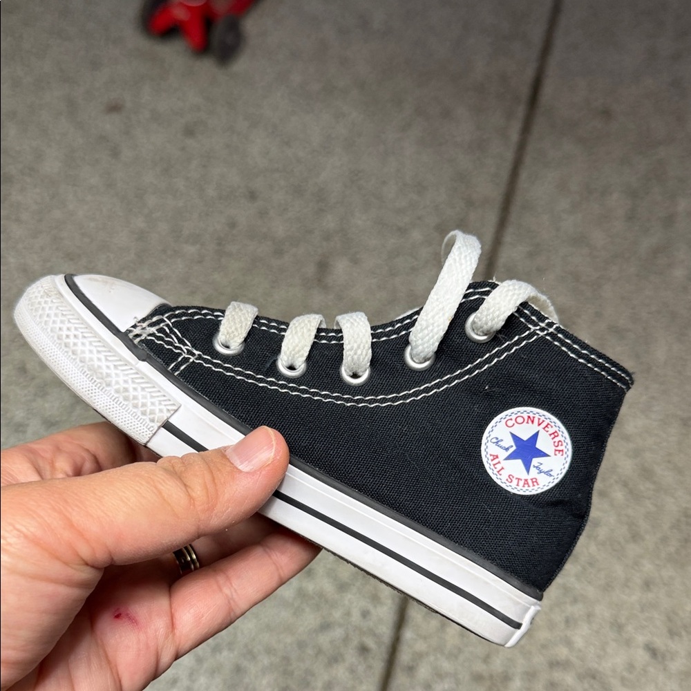 Converse Toddler Size 8 Black and White High-Tops